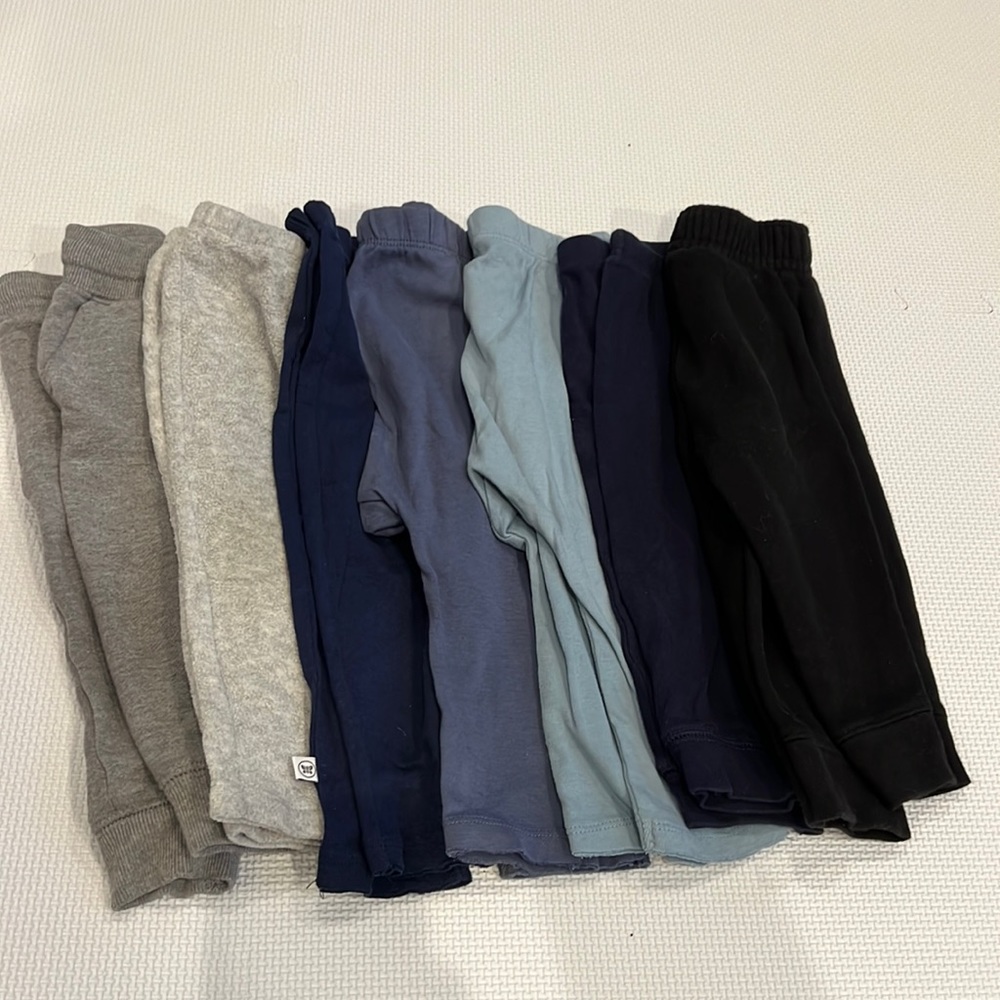 Lot of 7 pairs of 12m boy pants - blue, black, gray
